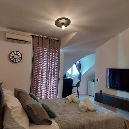 Kiara Apartment *